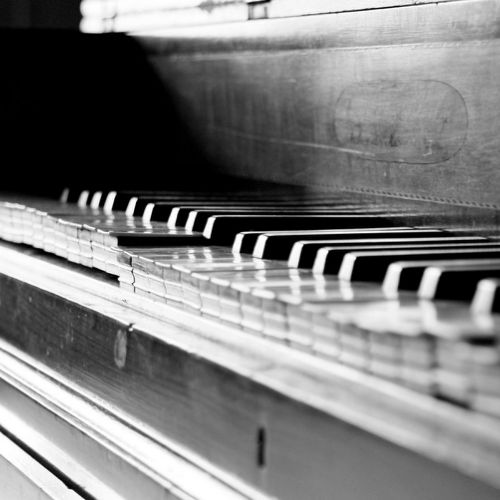 Piano délabré